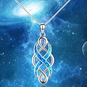 NWT Elegant Sterling Silver Celtic Knot Pendant Necklace